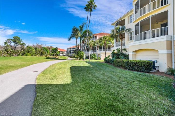 4873 Hampshire CT # 107, NAPLES FL 34112