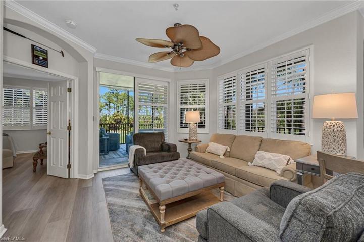 4873 Hampshire CT # 107, NAPLES FL 34112