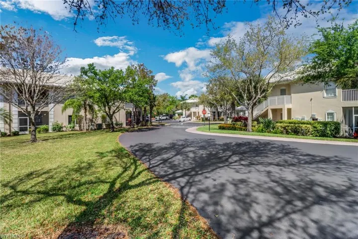 1370 Sweetwater CV # 204, NAPLES FL 34110