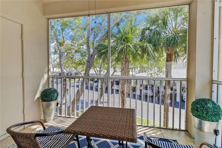 1370 Sweetwater CV # 204, NAPLES FL 34110