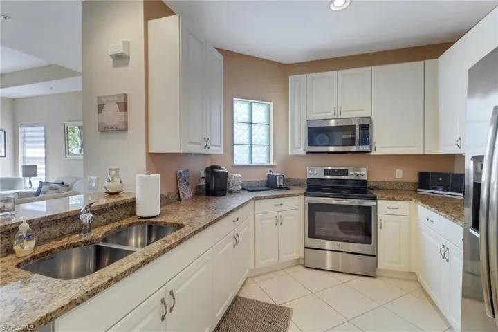 1370 Sweetwater CV # 204, NAPLES FL 34110