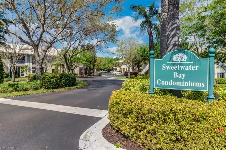 1370 Sweetwater CV # 204, NAPLES FL 34110