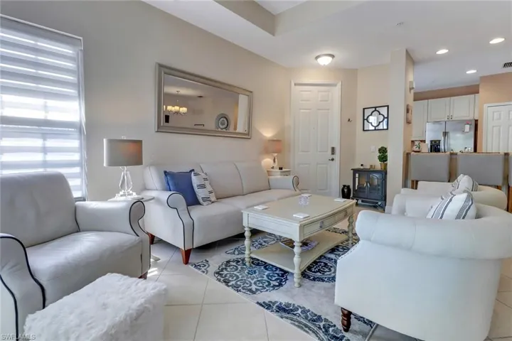 1370 Sweetwater CV # 204, NAPLES FL 34110