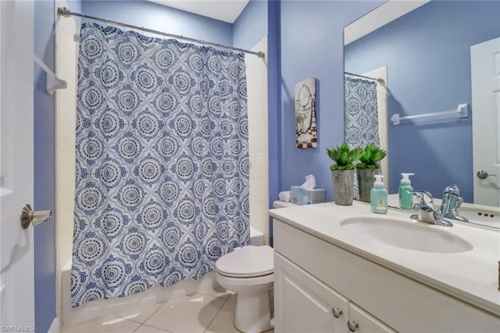 Guest bath.