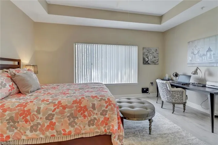 1370 Sweetwater CV # 204, NAPLES FL 34110