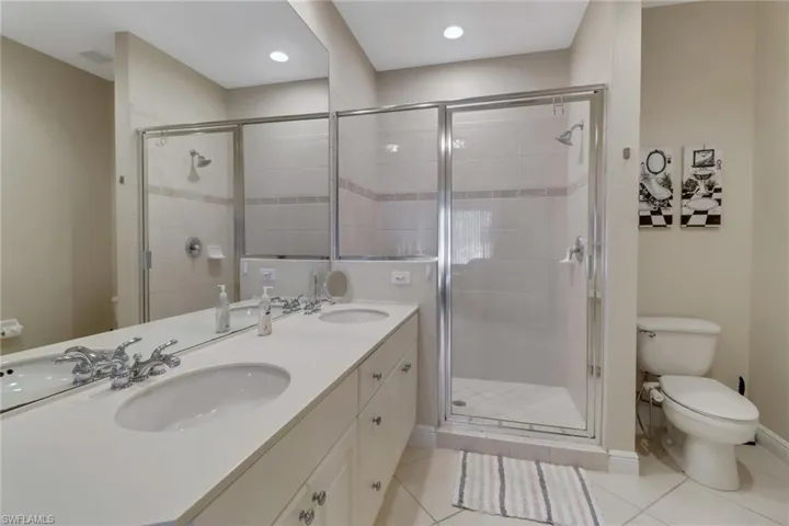 1370 Sweetwater CV # 204, NAPLES FL 34110