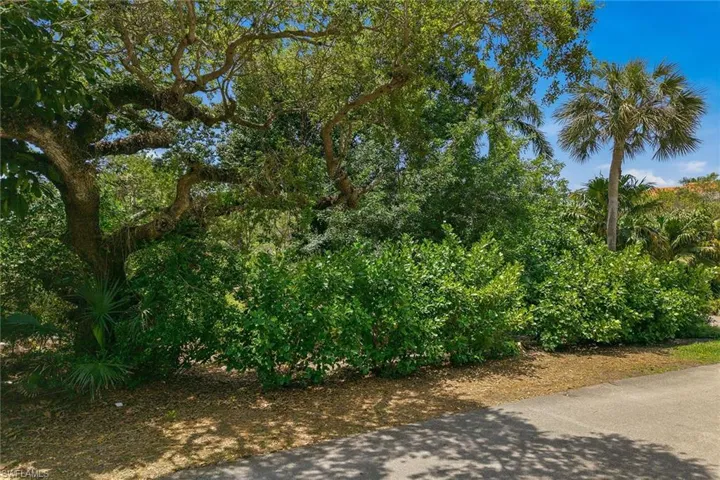 375 Gumbo Limbo Ln, Marco Island, Florida 34145