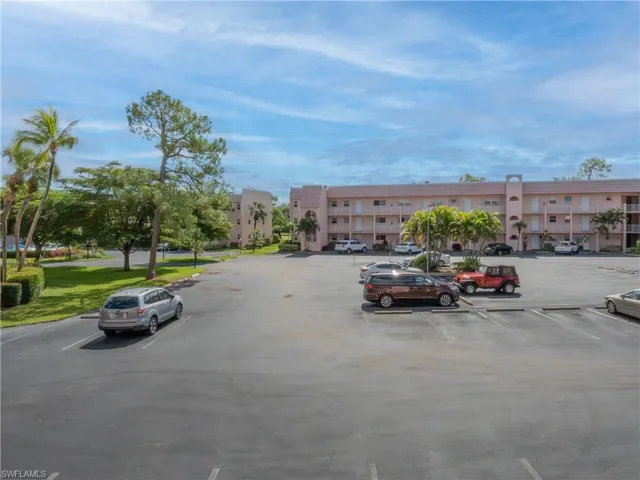 180 Turtle Lake Ct # 209, Naples, Florida 34105