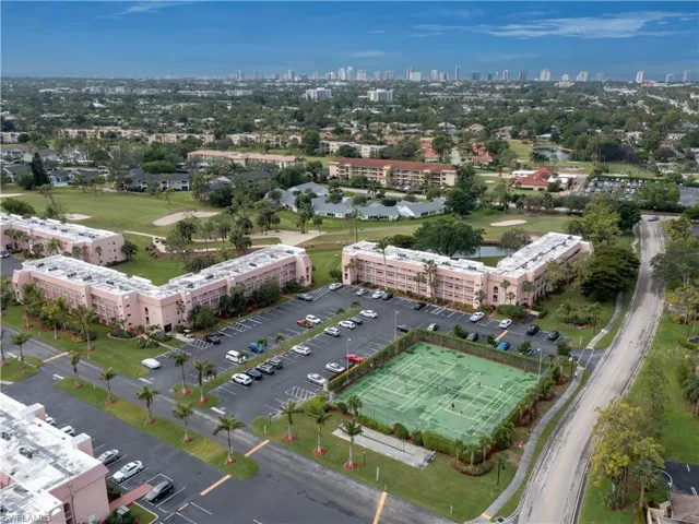180 Turtle Lake Ct # 209, Naples, Florida 34105