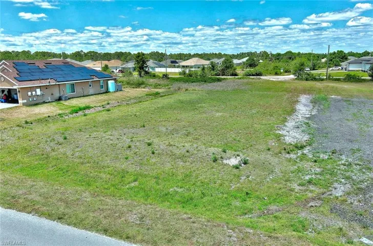 View of yard with a residential view