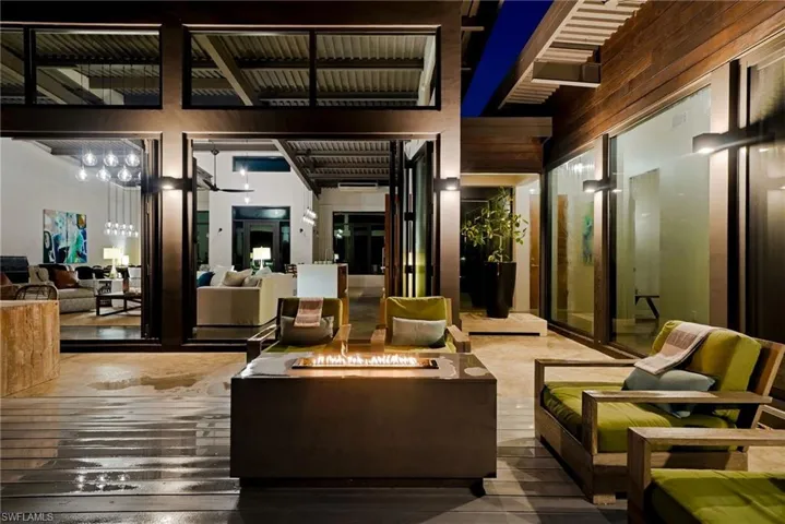 Indoor/Outdoor Living