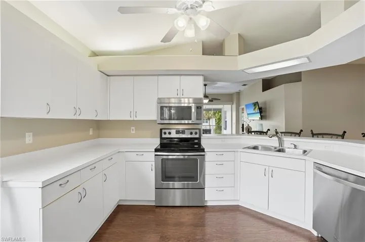 6914 Satinleaf Rd N 201, Naples, Florida 34109