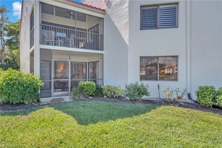 601 Beachwalk Cir 101, Naples, Florida 34108