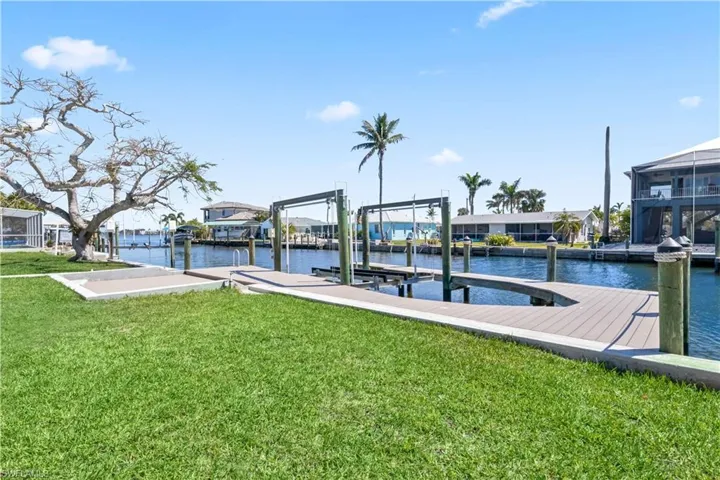 Plenty of room for the boat of your dreams!