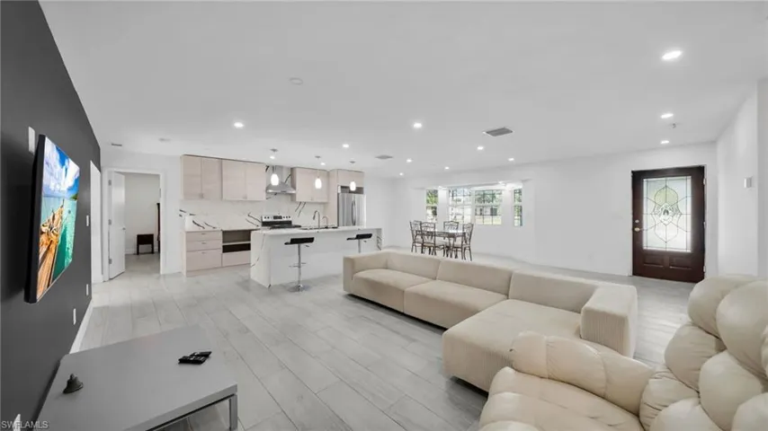 1672 Many Rd, North Fort Myers, Florida 33903