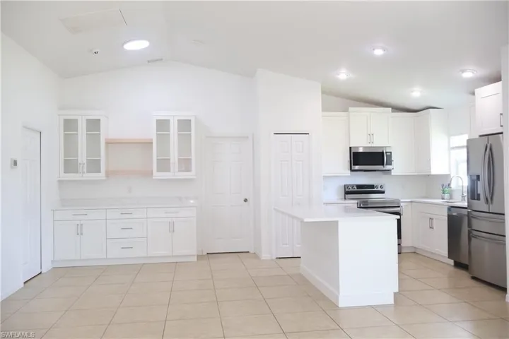 1632 Sw 18th St, Cape Coral, Florida 33991