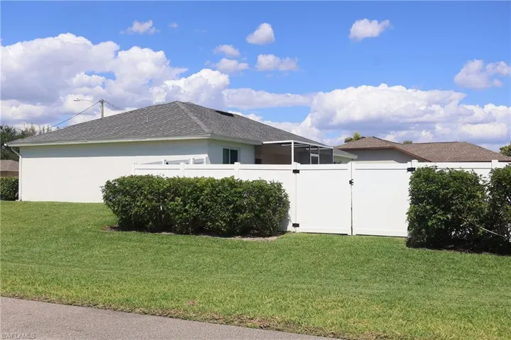1632 Sw 18th St, Cape Coral, Florida 33991