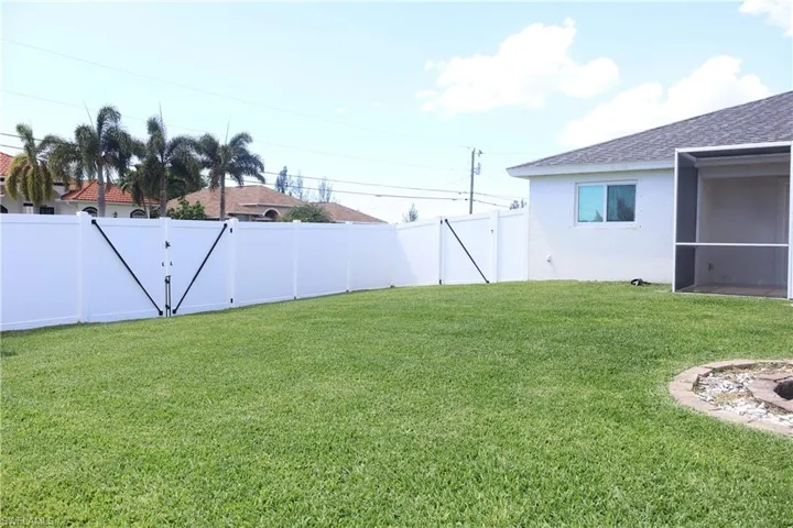 1632 Sw 18th St, Cape Coral, Florida 33991