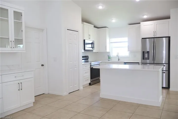 1632 Sw 18th St, Cape Coral, Florida 33991