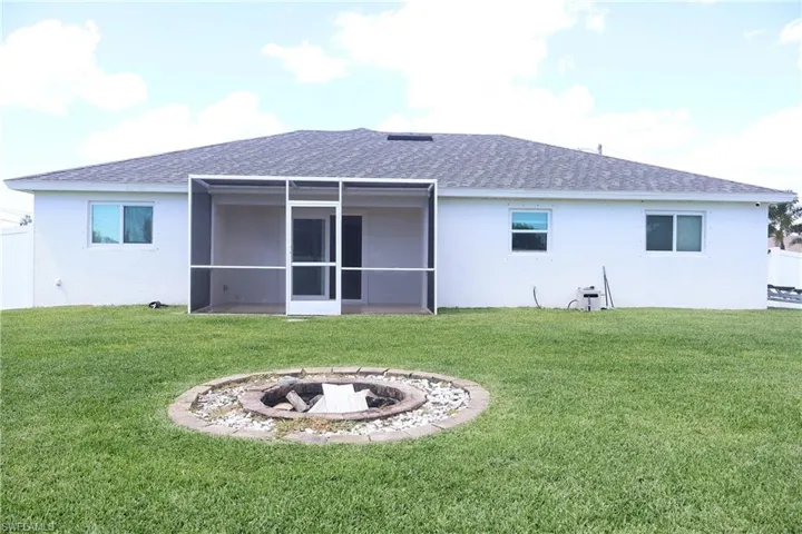 1632 Sw 18th St, Cape Coral, Florida 33991