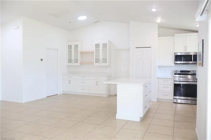 1632 Sw 18th St, Cape Coral, Florida 33991