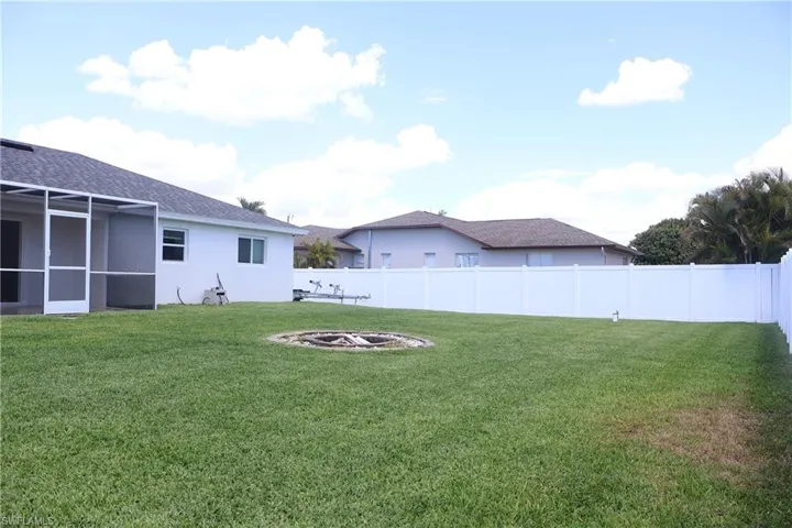 1632 Sw 18th St, Cape Coral, Florida 33991