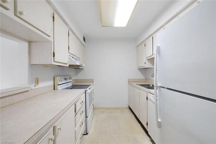 542 12th AVE S # 542, NAPLES FL 34102