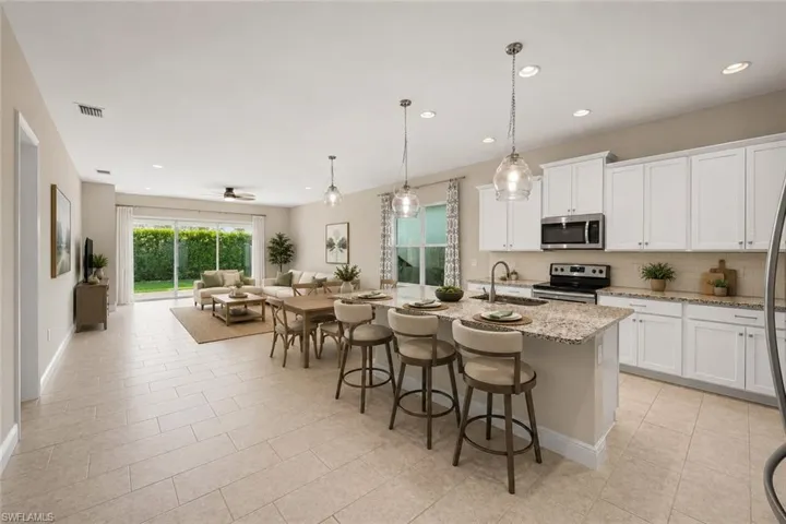 3292 Pilot Cir, Naples, Florida 34120