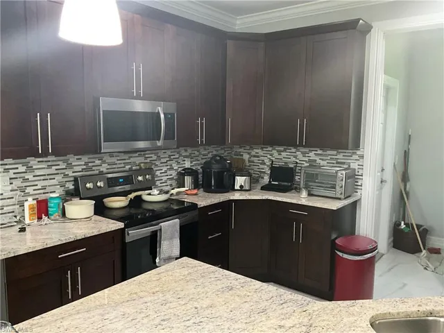 4143 2nd Ave Ne, Naples, Florida 34120