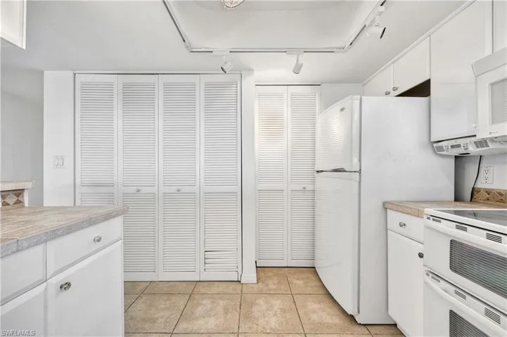 3350 N Key  DR, North Fort Myers, FL 33903