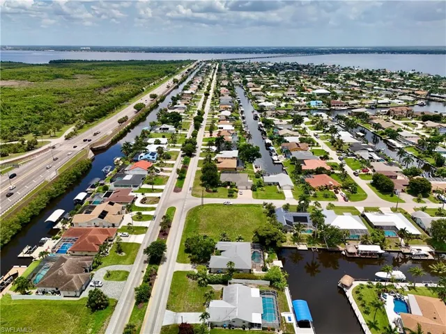 2014 Everest Pkwy, Cape Coral, Florida 33904