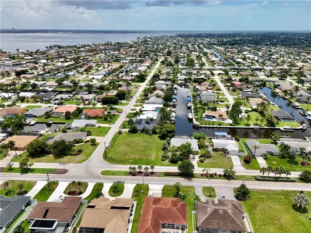 2014 Everest Pkwy, Cape Coral, Florida 33904