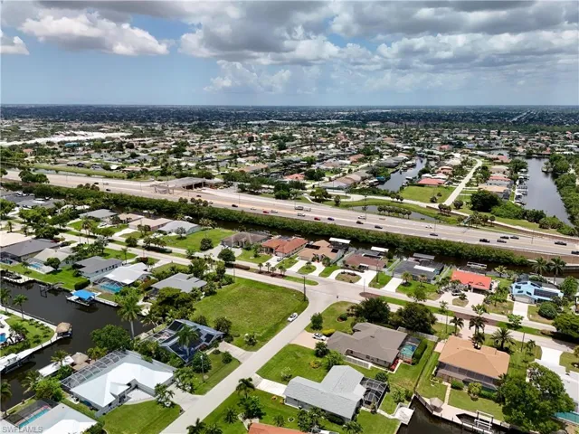2014 Everest Pkwy, Cape Coral, Florida 33904