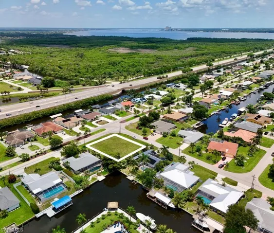 2014 Everest Pkwy, Cape Coral, Florida 33904