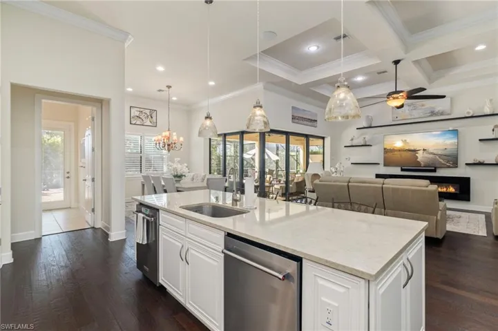 16293 Camden Lakes Cir, Naples, Florida 34110
