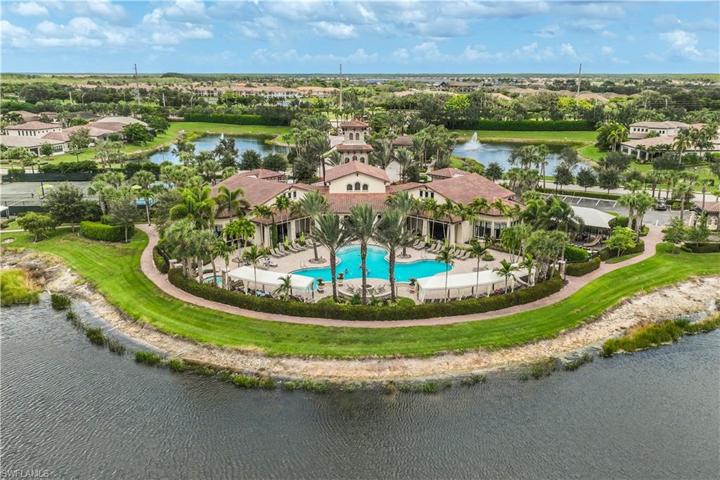 9466 Greenleigh CT, NAPLES FL 34120