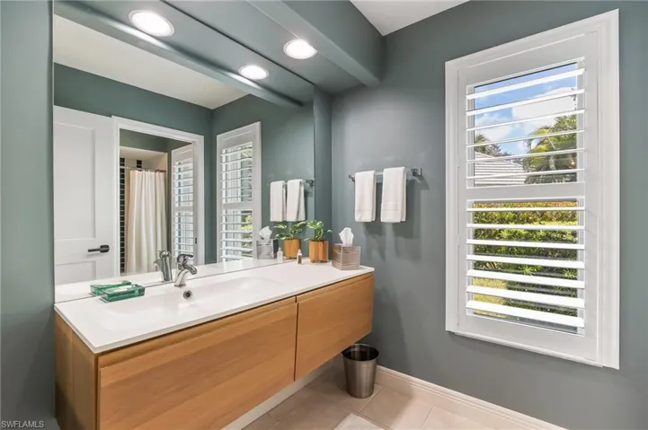 Shared Bath for Guest Bedrooms 2+3