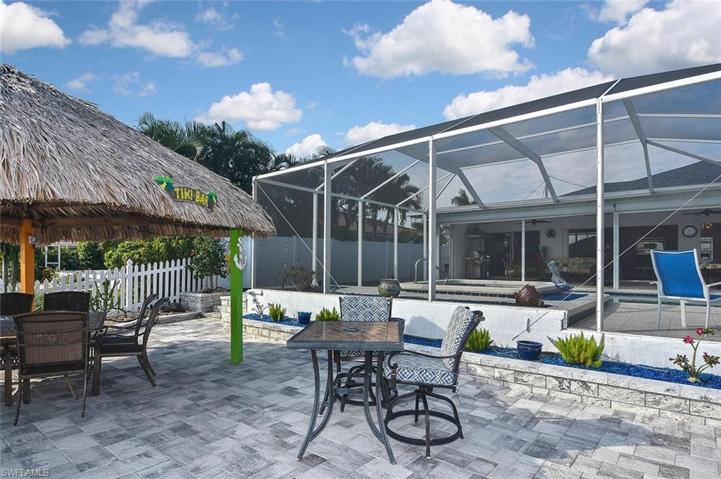 So many outdoor spaces to hang out