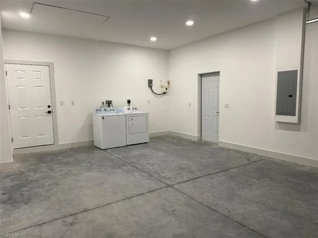 127  Carousel  AVE, Labelle, FL 33935