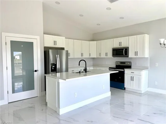 127  Carousel  AVE, Labelle, FL 33935