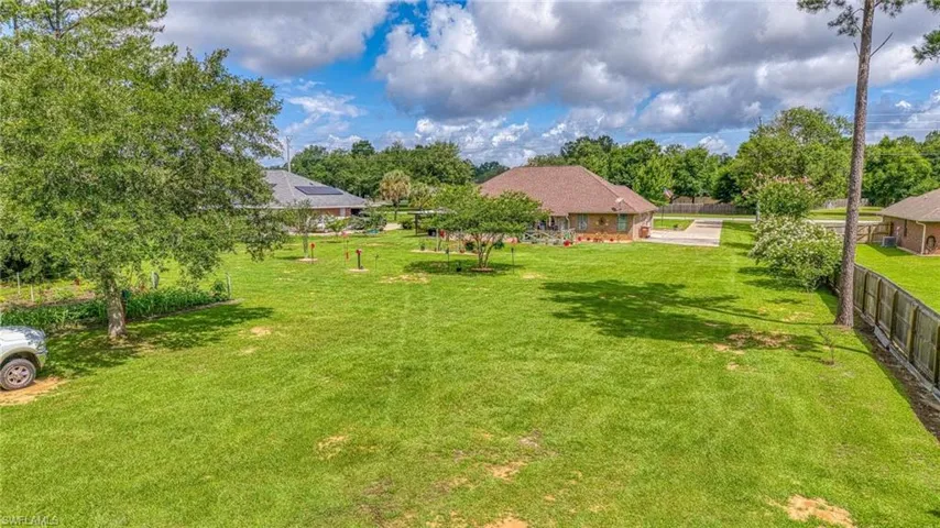 9915 Nichols Lake Rd, Milton, Florida 32583