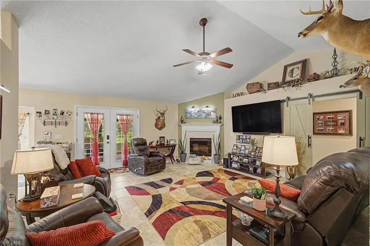 9915 Nichols Lake Rd, Milton, Florida 32583