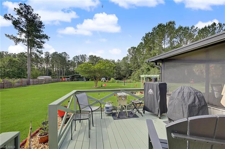 9915 Nichols Lake Rd, Milton, Florida 32583