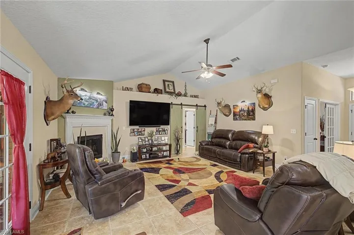 9915 Nichols Lake Rd, Milton, Florida 32583