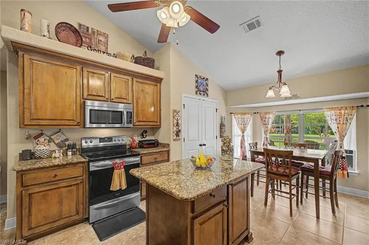 9915 Nichols Lake Rd, Milton, Florida 32583