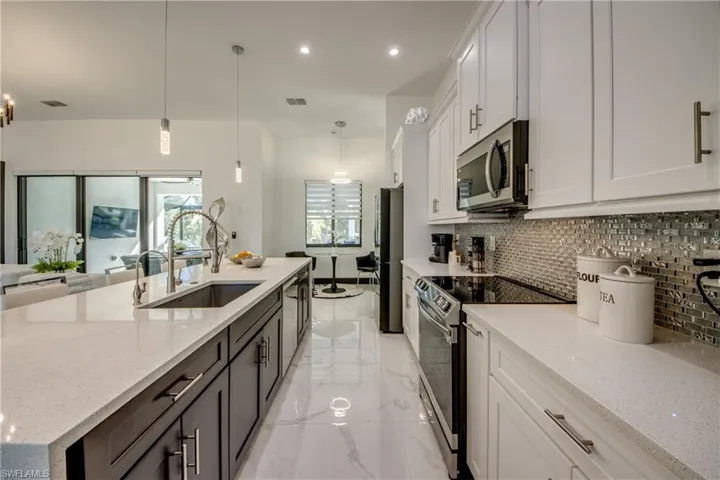 4345 Sw 25th Ct, Cape Coral, Florida 33914