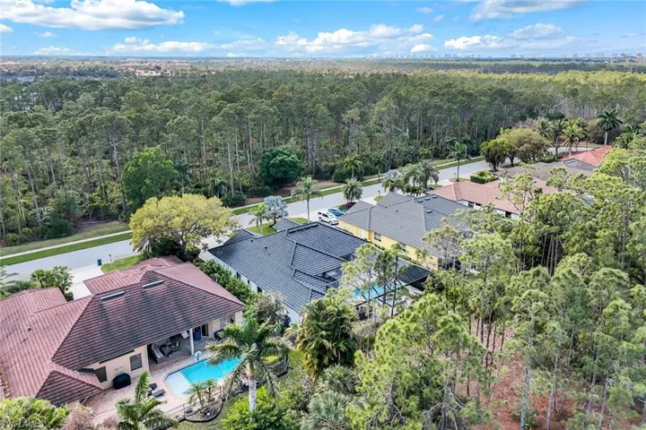 Drone / aerial view with a view of trees