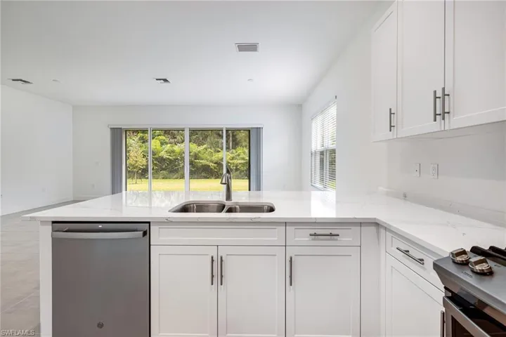 12448 Violet Ln, Naples, Florida 34120