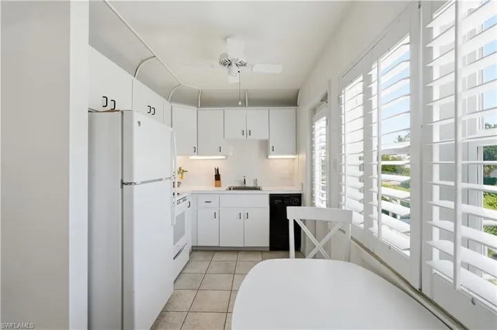 285 8th Ave S 285, Naples, Florida 34102