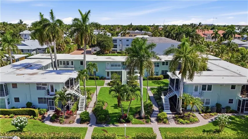 285 8th Ave S 285, Naples, Florida 34102